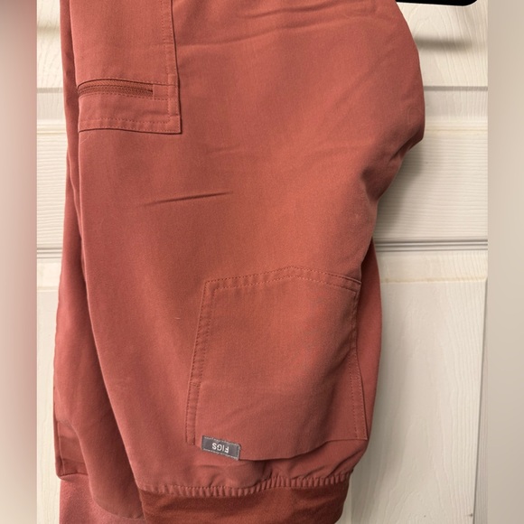 Figs MAUVE Jogger Set - Small - Picture 2 of 3